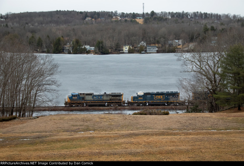 CSXT 9025 Leads L070 at Winthrop